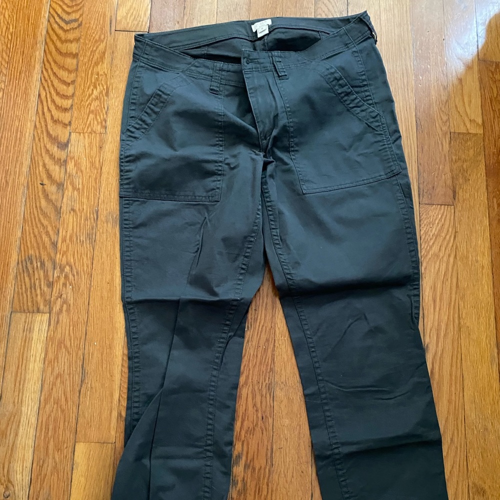 Jcrew women’s cargo pant size 8 (stretch)